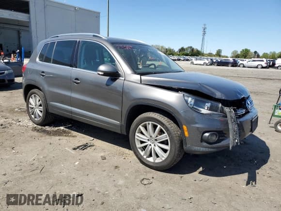 ✅ 2013 Volkswagen Tiguan SE • VIN: WVGAV7AX5DW545815 • Лот: 53644525. Опубликован ранее на Copart с пробегом 112 835 миль. Бесплатный доступ к архиву аукционных продаж из США и подробный отчёт об истории автомобиля на DreamBid. Изображение 4.