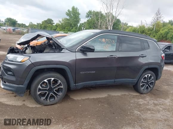 ✅ 2023 Jeep Compass Limited • VIN: 3C4NJDCNXPT532404 • Lot: 43094263. Wystawiony na IAAI z przebiegiem 17 474 mil. Bezpłatny archiwum sprzedaży aukcyjnych z USA i szczegółowy raport historii pojazdu na DreamBid. Zdjęcie 13.