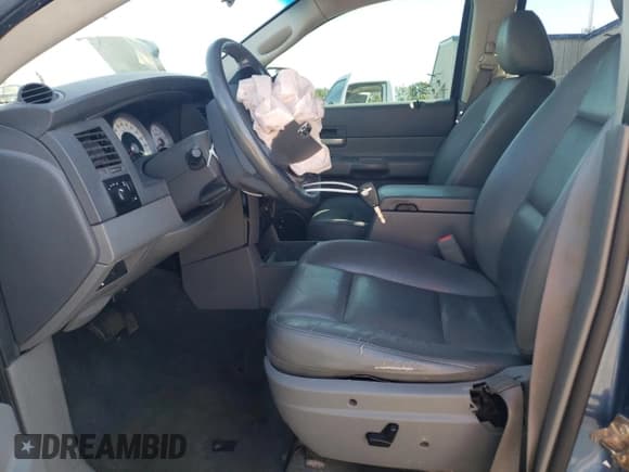 ✅ 2005 Dodge Durango SLT • VIN: 1D4HB48D15F564730 • Lot: 84384605. Wystawiony na Copart z przebiegiem Nie podano. Bezpłatny archiwum sprzedaży aukcyjnych z USA i szczegółowy raport historii pojazdu na DreamBid. Zdjęcie 7.