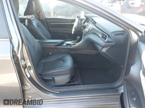 ✅ 2019 Toyota Camry SE • VIN: 4T1B11HK7KU202519 • Лот: 43531964. Опубликован ранее на IAAI с пробегом 161 424 миль. Бесплатный доступ к архиву аукционных продаж из США и подробный отчёт об истории автомобиля на DreamBid. Изображение 5.