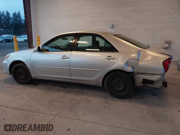 ✅ 2004 Toyota Camry SE • VIN: 4T1BE32K74U347698 • Lot: 43751300. Wystawiony na IAAI z przebiegiem 280 635 mil. Bezpłatny archiwum sprzedaży aukcyjnych z USA i szczegółowy raport historii pojazdu na DreamBid. Zdjęcie 15.