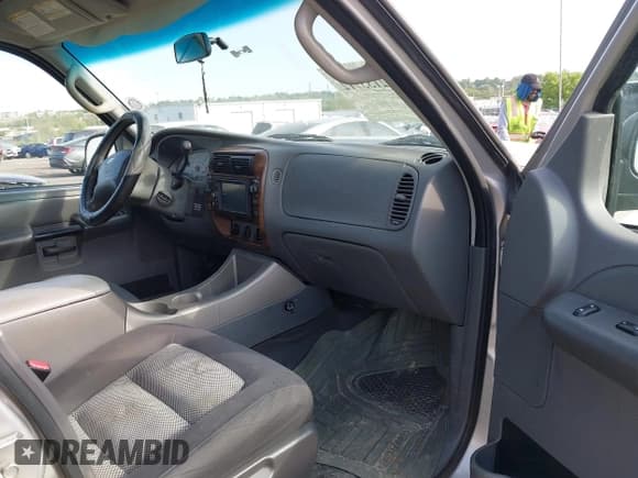 ✅ 2004 Ford Explorer Sport Trac XLS • VIN: 1FMZU77K94UA89637 • Lot: 42133712. Wystawiony na IAAI z przebiegiem 174 293 mil. Bezpłatny archiwum sprzedaży aukcyjnych z USA i szczegółowy raport historii pojazdu na DreamBid. Zdjęcie 5.