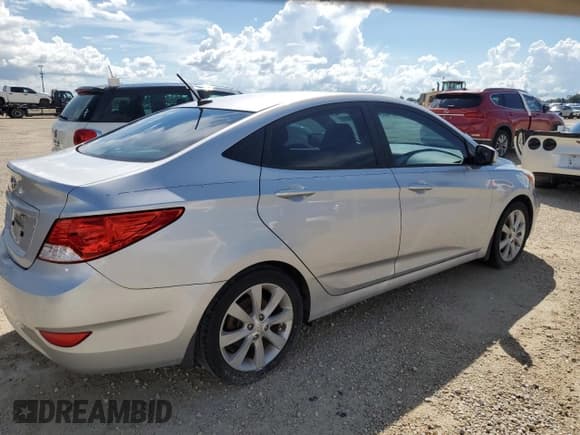 ✅ 2014 Hyundai Accent GLS • VIN: KMHCU4AE5EU611611 • Лот: 73958314. Опубликован ранее на Copart с пробегом Не указан. Бесплатный доступ к архиву аукционных продаж из США и подробный отчёт об истории автомобиля на DreamBid. Изображение 3.