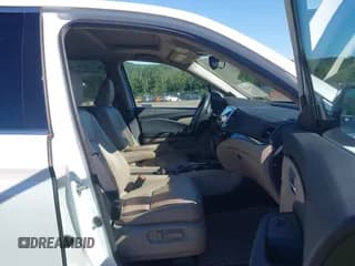 ✅ 2020 Honda Ridgeline RTL-E • VIN: 5FPYK3F70LB000550 • Lot: 43067441. Listed on IAAI with 43,131 mi. Free auction sales archive from the USA and detailed vehicle history report at DreamBid. Image 5.