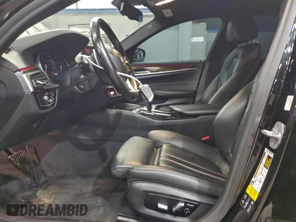 ✅ 2019 BMW 5 Series 530i xDrive • VIN: WBAJA7C50KWW23097 • Лот: 94944405. Опубликован ранее на Copart с пробегом 80 528 миль. Бесплатный доступ к архиву аукционных продаж из США и подробный отчёт об истории автомобиля на DreamBid. Изображение 7.