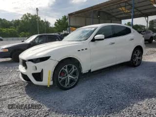 ✅ 2021 Maserati Levante • VIN: ZN661XUAXMX372301 • Лот: 57548054. Опубликован ранее на Copart с пробегом 68 726 миль. Бесплатный доступ к архиву аукционных продаж из США и подробный отчёт об истории автомобиля на DreamBid. Изображение 1.