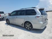 ✅ 2012 Toyota Sienna SE • VIN: 5TDXK3DC2CS179044 • Lot: 69516295. Listed on Copart with 293,494 mi. Free auction sales archive from the USA and detailed vehicle history report at DreamBid. Image 2.