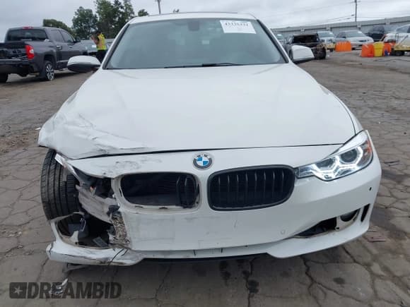 ✅ 2015 BMW 3 Series 328i • VIN: WBA3A5C51FP605558 • Lot: 43335331. Listed on IAAI with 112,895 mi. Free auction sales archive from the USA and detailed vehicle history report at DreamBid. Image 12.