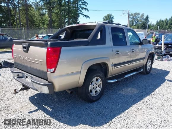 ✅ 2006 Chevrolet Avalanche Z66 • VIN: 3GNEC12Z76G120243 • Lot: 42643822. Listed on IAAI with 133,291 mi. Free auction sales archive from the USA and detailed vehicle history report at DreamBid. Image 4.