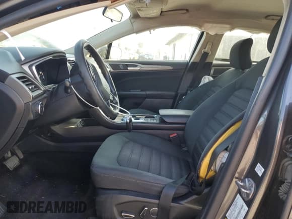 ✅ 2018 Ford Fusion SE • VIN: 3FA6P0LU4JR156411 • Lot: 80860195. Wystawiony na Copart z przebiegiem 149 928 mil. Bezpłatny archiwum sprzedaży aukcyjnych z USA i szczegółowy raport historii pojazdu na DreamBid. Zdjęcie 7.