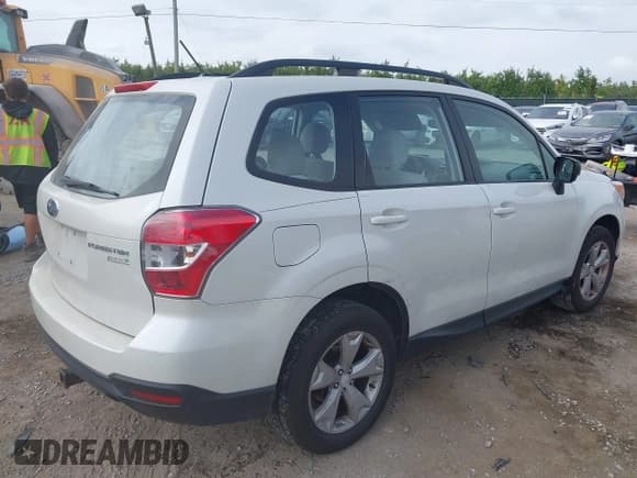 ✅ 2015 Subaru Forester 2.5i • VIN: JF2SJABC8FH818980 • Лот: 43191142. Опубликован ранее на IAAI с пробегом 202 686 миль. Бесплатный доступ к архиву аукционных продаж из США и подробный отчёт об истории автомобиля на DreamBid. Изображение 4.