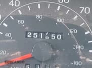 ✅ 2001 Ford F-350 XL • VIN: 1FTSW31F11EA55735 • Lot: 42163252. Listed on IAAI with 251,750 mi. Free auction sales archive from the USA and detailed vehicle history report at DreamBid. Image 15.