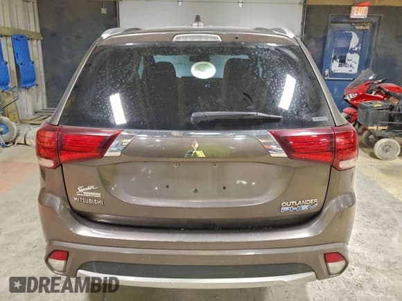 ✅ 2018 Mitsubishi Outlander SEL • VIN: JA4J24A5XJZ050542 • Lot: 96151255. Listed on Copart with 286,421 mi. Free auction sales archive from the USA and detailed vehicle history report at DreamBid. Image 6.