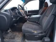 ✅ 2007 Chevrolet Silverado 2500HD Work Truck • VIN: 1GCHK29K37E519621 • Лот: 85595514. Опубликован ранее на Copart с пробегом 331 280 миль. Бесплатный доступ к архиву аукционных продаж из США и подробный отчёт об истории автомобиля на DreamBid. Изображение 7.