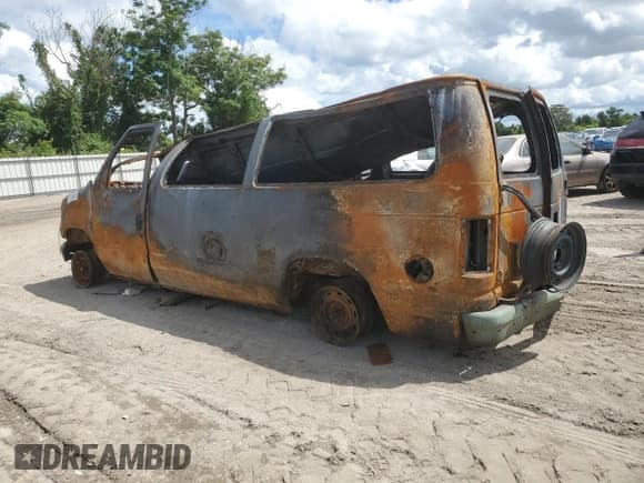 ✅ 2002 Ford Econoline Passenger XL • VIN: 1FMRE11L12HA67939 • Lot: 71419425. Listed on Copart with Not provided. Free auction sales archive from the USA and detailed vehicle history report at DreamBid. Image 2.
