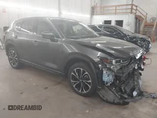 ✅ 2022 Mazda CX-5 S Premium Plus • VIN: JM3KFBEM8N1588222 • Lot: 43328340. Wystawiony na IAAI z przebiegiem 54 477 mil. Bezpłatny archiwum sprzedaży aukcyjnych z USA i szczegółowy raport historii pojazdu na DreamBid. Zdjęcie 1.