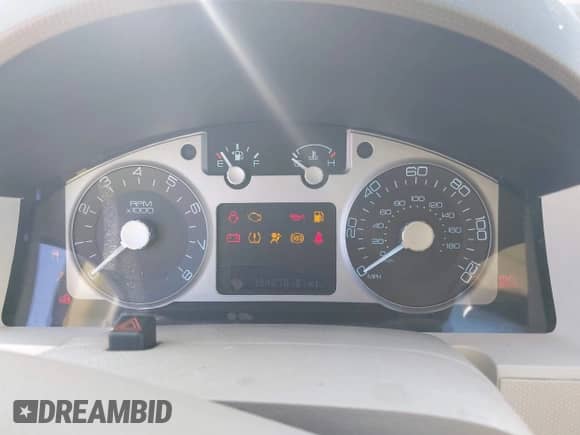 2010 Mercury Mariner Premier z VIN 4M2CN9HGXAKJ16116, wystawiony jako IAAI lot #43140056 z przebiegiem 194 370 mil mil oraz . Historia ofert i sprzedaży dostępna na DreamBid. Obrazek 7.