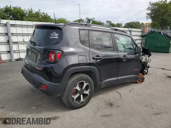 ✅ 2020 Jeep Renegade Trailhawk • VIN: ZACNJBC1XLPM07791 • Lot: 86323505. Wystawiony na Copart z przebiegiem 61 050 mil. Bezpłatny archiwum sprzedaży aukcyjnych z USA i szczegółowy raport historii pojazdu na DreamBid. Zdjęcie 3.