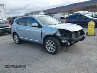 ✅ 2013 Nissan Rogue S • VIN: JN8AS5MV1DW102190 • Lot: 43642601. Wystawiony na IAAI z przebiegiem 89 730 mil. Bezpłatny archiwum sprzedaży aukcyjnych z USA i szczegółowy raport historii pojazdu na DreamBid. Zdjęcie 1.