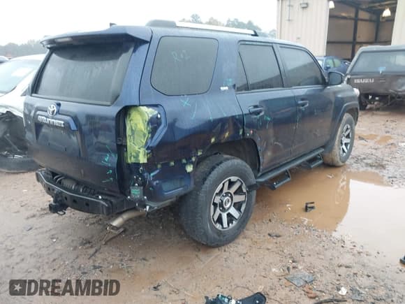 ✅ 2023 Toyota 4Runner SR5 • VIN: JTEEU5JR0P5285196 • Лот: 43532407. Опубликован ранее на IAAI с пробегом 44 084 миль. Бесплатный доступ к архиву аукционных продаж из США и подробный отчёт об истории автомобиля на DreamBid. Изображение 4.