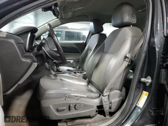 ✅ 2014 Chevrolet Malibu LT • VIN: 1G11E5SL4EF264314 • Lot: 86434995. Wystawiony na Copart z przebiegiem 131 950 mil. Bezpłatny archiwum sprzedaży aukcyjnych z USA i szczegółowy raport historii pojazdu na DreamBid. Zdjęcie 7.