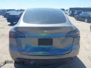 ✅ 2024 Tesla Model Y Long Range • VIN: 7SAYGAEE3RF153644 • Lot: 41932624. Wystawiony na IAAI z przebiegiem Nie podano. Bezpłatny archiwum sprzedaży aukcyjnych z USA i szczegółowy raport historii pojazdu na DreamBid. Zdjęcie 16.