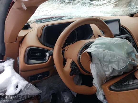 ✅ 2020 Aston Martin DB11 • VIN: SCFRMFEV2LGL08979 • Lot: 88849045. Wystawiony na Copart z przebiegiem Nie podano. Bezpłatny archiwum sprzedaży aukcyjnych z USA i szczegółowy raport historii pojazdu na DreamBid. Zdjęcie 9.