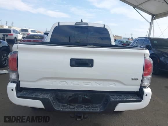 ✅ 2021 Toyota Tacoma SR • VIN: 3TMCZ5AN0MM387565 • Lot: 42300520. Listed on IAAI with 42,153 mi. Free auction sales archive from the USA and detailed vehicle history report at DreamBid. Image 16.