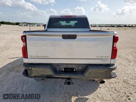 ✅ 2023 Chevrolet Silverado 2500HD Custom • VIN: 1GC4YME76PF100764 • Lot: 64464535. Wystawiony na Copart z przebiegiem 72 423 mil. Bezpłatny archiwum sprzedaży aukcyjnych z USA i szczegółowy raport historii pojazdu na DreamBid. Zdjęcie 6.