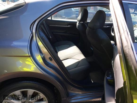 ✅ 2019 Toyota Camry SE • VIN: 4T1B11HK0KU257765 • Лот: 43572427. Опубликован ранее на IAAI с пробегом 100 540 миль. Бесплатный доступ к архиву аукционных продаж из США и подробный отчёт об истории автомобиля на DreamBid. Изображение 8.