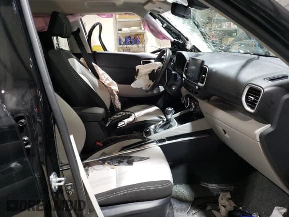 ✅ 2023 Hyundai Venue SEL • VIN: KMHRC8A39PU230818 • Lot: 83188284. Listed on Copart with 20,159 mi. Free auction sales archive from the USA and detailed vehicle history report at DreamBid. Image 7.