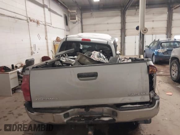 ✅ 2007 Toyota Tacoma • VIN: 5TEUU42N07Z402536 • Lot: 41547606. Wystawiony na IAAI z przebiegiem Nie podano. Bezpłatny archiwum sprzedaży aukcyjnych z USA i szczegółowy raport historii pojazdu na DreamBid. Zdjęcie 16.