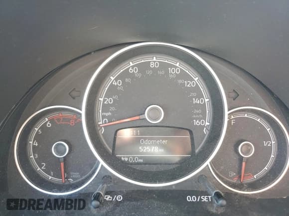 ✅ 2018 Volkswagen Beetle S • VIN: 3VW5DAATXJM515060 • Lot: 68396415. Listed on Copart with 52,578 mi. Free auction sales archive from the USA and detailed vehicle history report at DreamBid. Image 9.