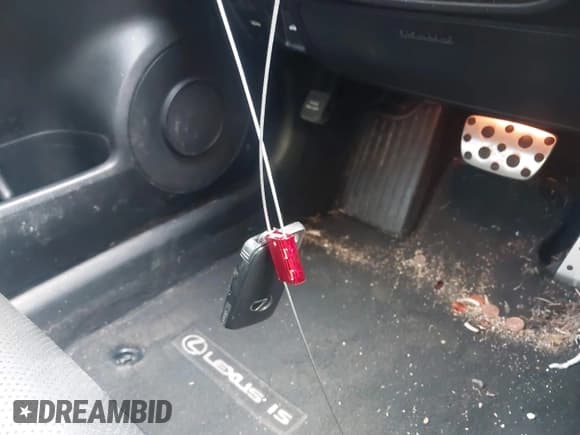 ✅ 2017 Lexus IS 200t • VIN: JTHBA1D21H5039829 • Lot: 42251228. Wystawiony na IAAI z przebiegiem 70 633 mil. Bezpłatny archiwum sprzedaży aukcyjnych z USA i szczegółowy raport historii pojazdu na DreamBid. Zdjęcie 11.