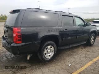 ✅ 2011 Chevrolet Suburban LS • VIN: 1GNSKHE33BR215592 • Lot: 73824354. Wystawiony na Copart z przebiegiem 230 778 mil. Bezpłatny archiwum sprzedaży aukcyjnych z USA i szczegółowy raport historii pojazdu na DreamBid. Zdjęcie 3.