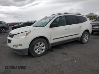 ✅ 2011 Chevrolet Traverse LS • VIN: 1GNKVEED0BJ250118 • Lot: 85908935. Wystawiony na Copart z przebiegiem 241 244 mil. Bezpłatny archiwum sprzedaży aukcyjnych z USA i szczegółowy raport historii pojazdu na DreamBid. Zdjęcie 1.