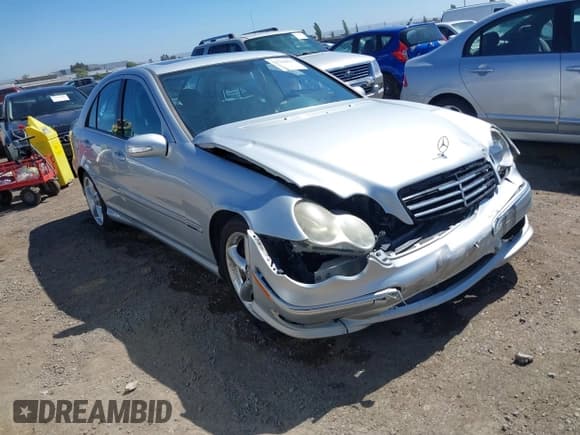 ✅ 2007 Mercedes-Benz C 230 Sport • VIN: WDBRF52H97A936689 • Lot: 42519824. Wystawiony na IAAI z przebiegiem 200 866 mil. Bezpłatny archiwum sprzedaży aukcyjnych z USA i szczegółowy raport historii pojazdu na DreamBid. Zdjęcie 1.