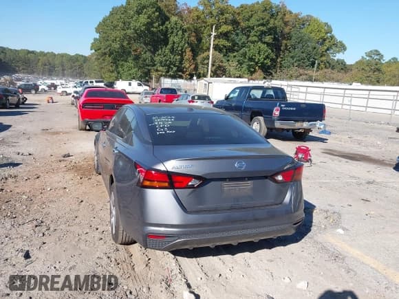 ✅ 2019 Nissan Altima S • VIN: 1N4BL4BV1KC148424 • Лот: 43450125. Опубликован ранее на IAAI с пробегом 110 787 миль. Бесплатный доступ к архиву аукционных продаж из США и подробный отчёт об истории автомобиля на DreamBid. Изображение 3.