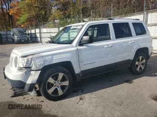 ✅ 2016 Jeep Patriot High Altitude • VIN: 1C4NJRFB4GD725023 • Lot: 87451765. Wystawiony na Copart z przebiegiem 134 848 mil. Bezpłatny archiwum sprzedaży aukcyjnych z USA i szczegółowy raport historii pojazdu na DreamBid. Zdjęcie 1.