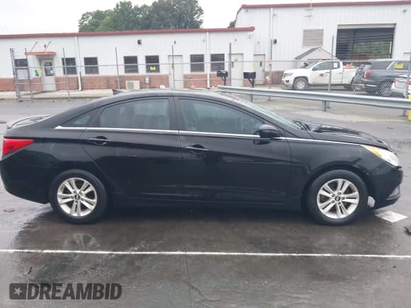 ✅ 2013 Hyundai Sonata GLS • VIN: 5NPEB4AC6DH627472 • Lot: 43311173. Listed on IAAI with 109,181 mi. Free auction sales archive from the USA and detailed vehicle history report at DreamBid. Image 13.