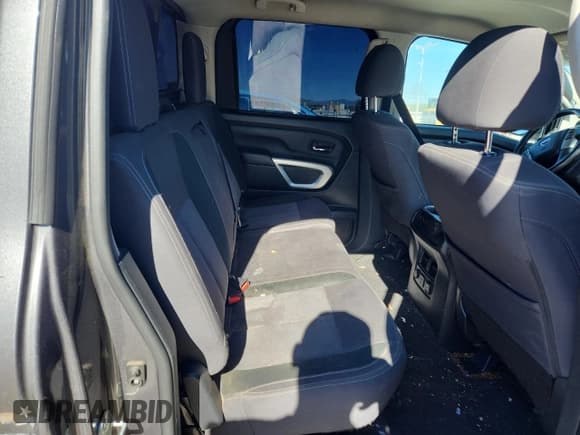 ✅ 2021 Nissan Titan SV • VIN: 1N6AA1ED4MN518766 • Lot: 84835245. Wystawiony na Copart z przebiegiem 128 676 mil. Bezpłatny archiwum sprzedaży aukcyjnych z USA i szczegółowy raport historii pojazdu na DreamBid. Zdjęcie 10.