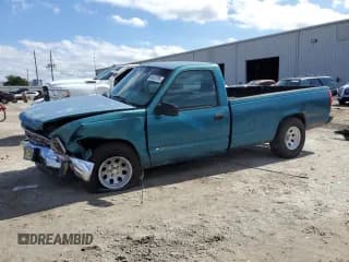 ✅ 1998 Chevrolet Silverado 1500 • VIN: 1GCEC14W8WZ105696 • Лот: 85420185. Опубликован ранее на Copart с пробегом 220 727 миль. Бесплатный доступ к архиву аукционных продаж из США и подробный отчёт об истории автомобиля на DreamBid. Изображение 1.