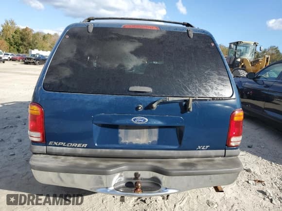 ✅ 2001 Ford Explorer XLT • VIN: 1FMZU63PX1ZA74123 • Lot: 75094814. Wystawiony na Copart z przebiegiem Nie podano. Bezpłatny archiwum sprzedaży aukcyjnych z USA i szczegółowy raport historii pojazdu na DreamBid. Zdjęcie 6.