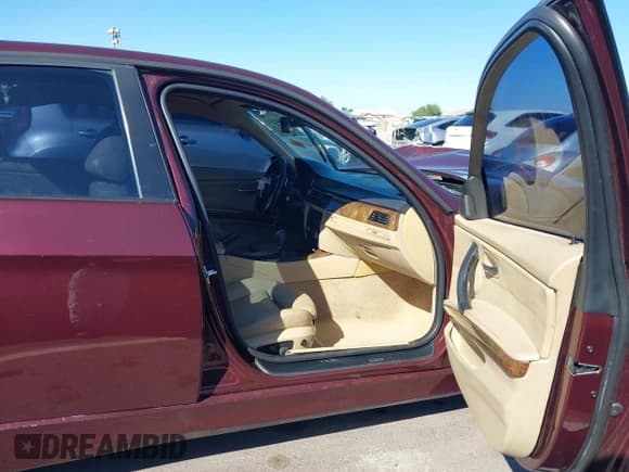 ✅ 2008 BMW 3 Series 328i • VIN: WBAVA37518NL45927 • Лот: 43469413. Опубликован ранее на IAAI с пробегом 175 142 миль. Бесплатный доступ к архиву аукционных продаж из США и подробный отчёт об истории автомобиля на DreamBid. Изображение 5.