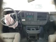 ✅ 2020 Chevrolet Express Cargo • VIN: 1GCWGAFG5L1147980 • Lot: 91240585. Wystawiony na Copart z przebiegiem 80 254 mil. Bezpłatny archiwum sprzedaży aukcyjnych z USA i szczegółowy raport historii pojazdu na DreamBid. Zdjęcie 8.