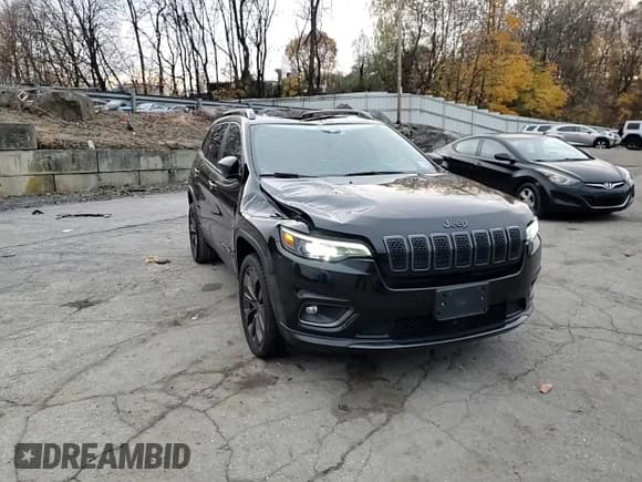 ✅ 2021 Jeep Cherokee 80th Anniversary • VIN: 1C4PJMMX0MD221882 • Lot: 92327225. Wystawiony na Copart z przebiegiem 52 114 mil. Bezpłatny archiwum sprzedaży aukcyjnych z USA i szczegółowy raport historii pojazdu na DreamBid. Zdjęcie 14.