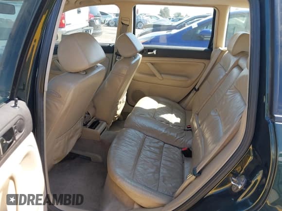 ✅ 1998 Volkswagen Passat GLS • VIN: WVWNA63B4WE436588 • Lot: 43065831. Listed on IAAI with 210,174 mi. Free auction sales archive from the USA and detailed vehicle history report at DreamBid. Image 8.