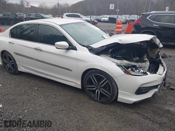 ✅ 2016 Honda Accord Sport • VIN: 1HGCR2F51GA013010 • Lot: 43739354. Wystawiony na IAAI z przebiegiem 220 054 mil. Bezpłatny archiwum sprzedaży aukcyjnych z USA i szczegółowy raport historii pojazdu na DreamBid. Zdjęcie 1.