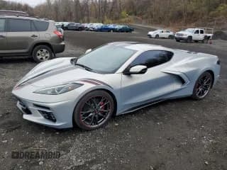 ✅ 2024 Chevrolet Corvette 2LT • VIN: 1G1YB2D48R5100264 • Lot: 92782875. Wystawiony na Copart z przebiegiem 811 mil. Bezpłatny archiwum sprzedaży aukcyjnych z USA i szczegółowy raport historii pojazdu na DreamBid. Zdjęcie 1.