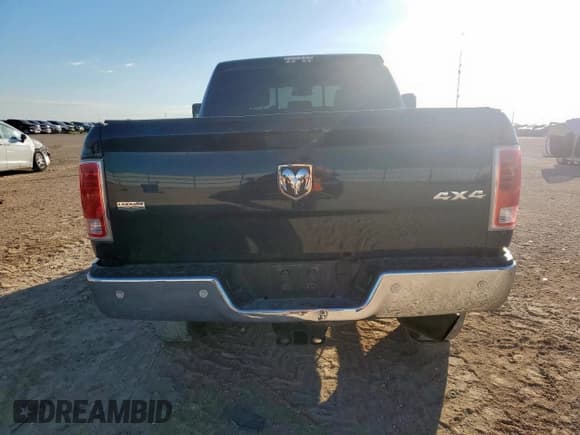 ✅ 2016 Ram 2500 Laramie • VIN: 3C6UR5FL8GG298963 • Lot: 81311305. Wystawiony na Copart z przebiegiem 250 314 mil. Bezpłatny archiwum sprzedaży aukcyjnych z USA i szczegółowy raport historii pojazdu na DreamBid. Zdjęcie 6.